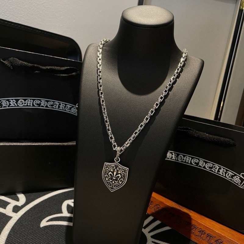 Ch*0me He**ts necklaces